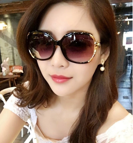 Sexy Vintage Retro Shaped Eye Sunglasses Women  Sun Glasses with Gold Embossed hinges
